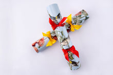 Load image into Gallery viewer, Luxury, Birds &amp; Flowers, Ultra High Quality, Handmade Bon Bon - Box of 8 | Bonbon Crackers
